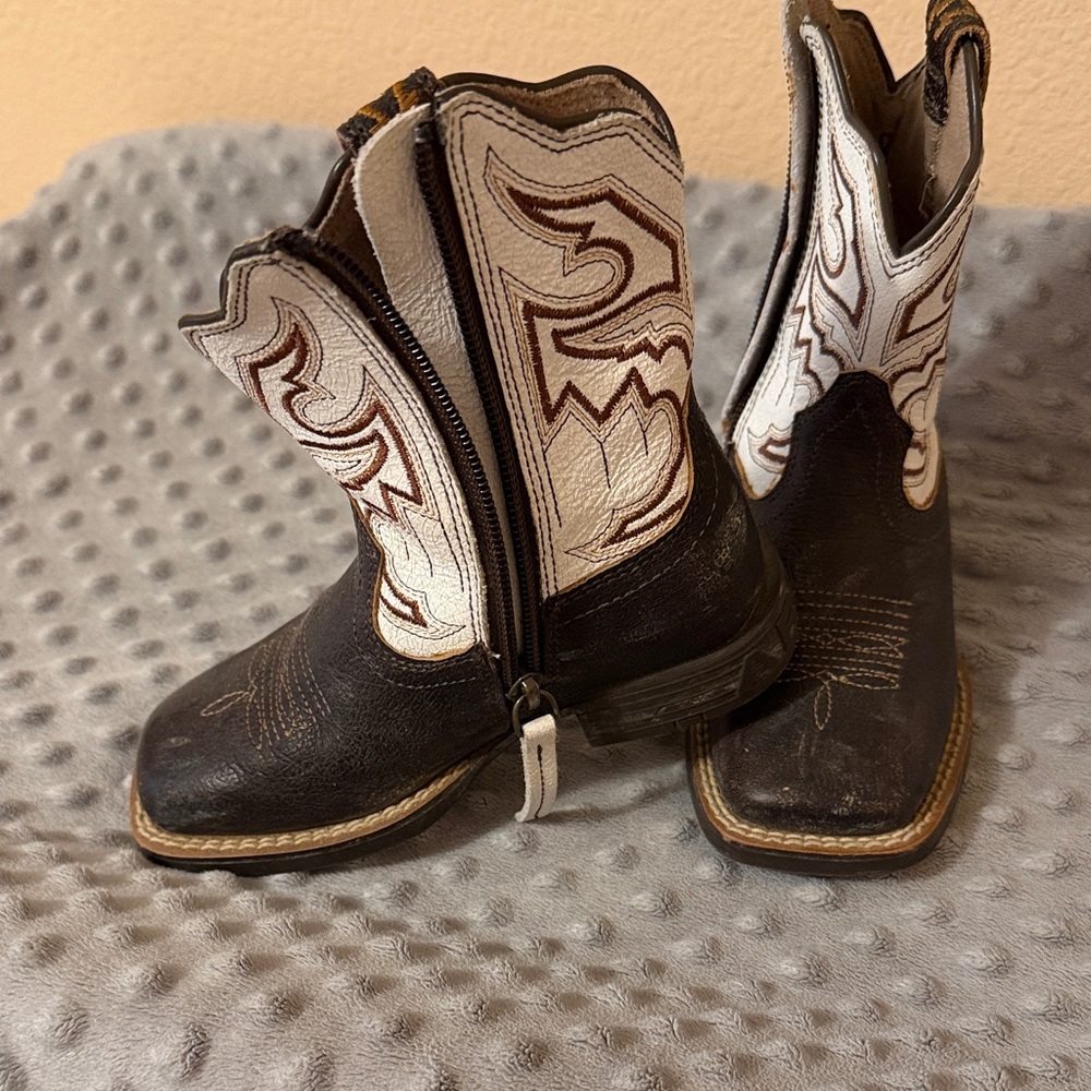 Ariat Kids Western Boots - Black and Cream